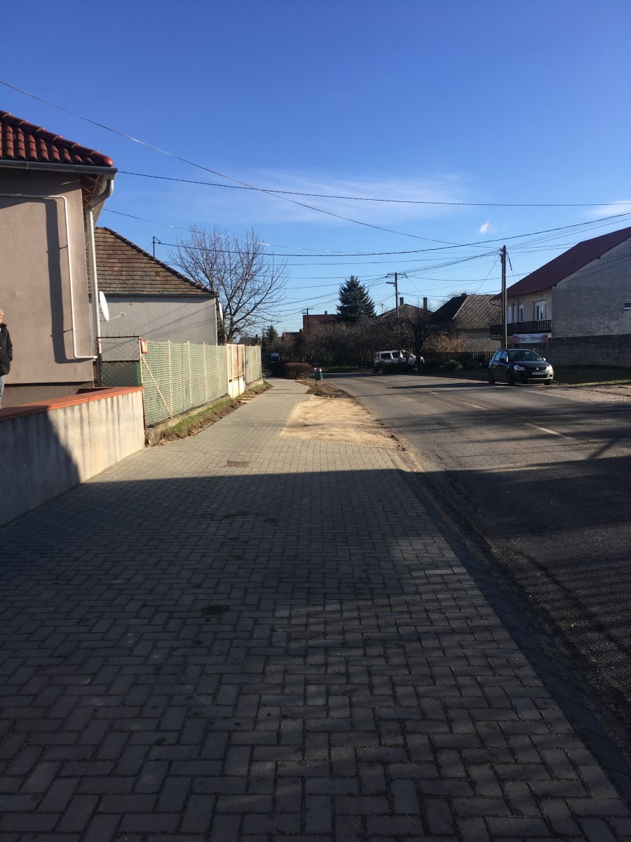 Fő utca járda felújítása